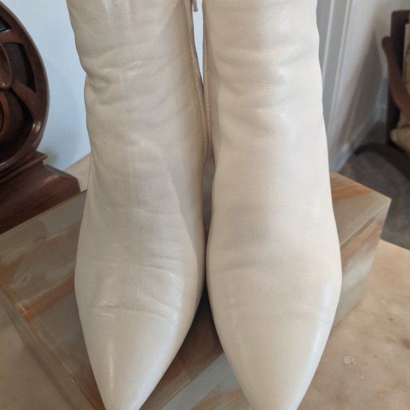 AGL Bootie Off-White Calf Leather with Metallic Kitten Heel - Picture 3 of 11